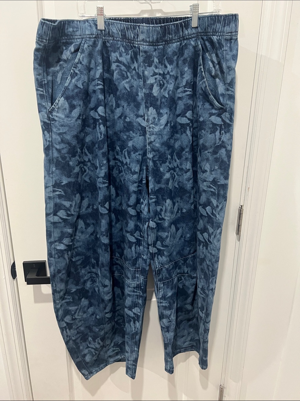 GAP Indigo Denim Floral Pull-On  Barrel Jeans Size XL